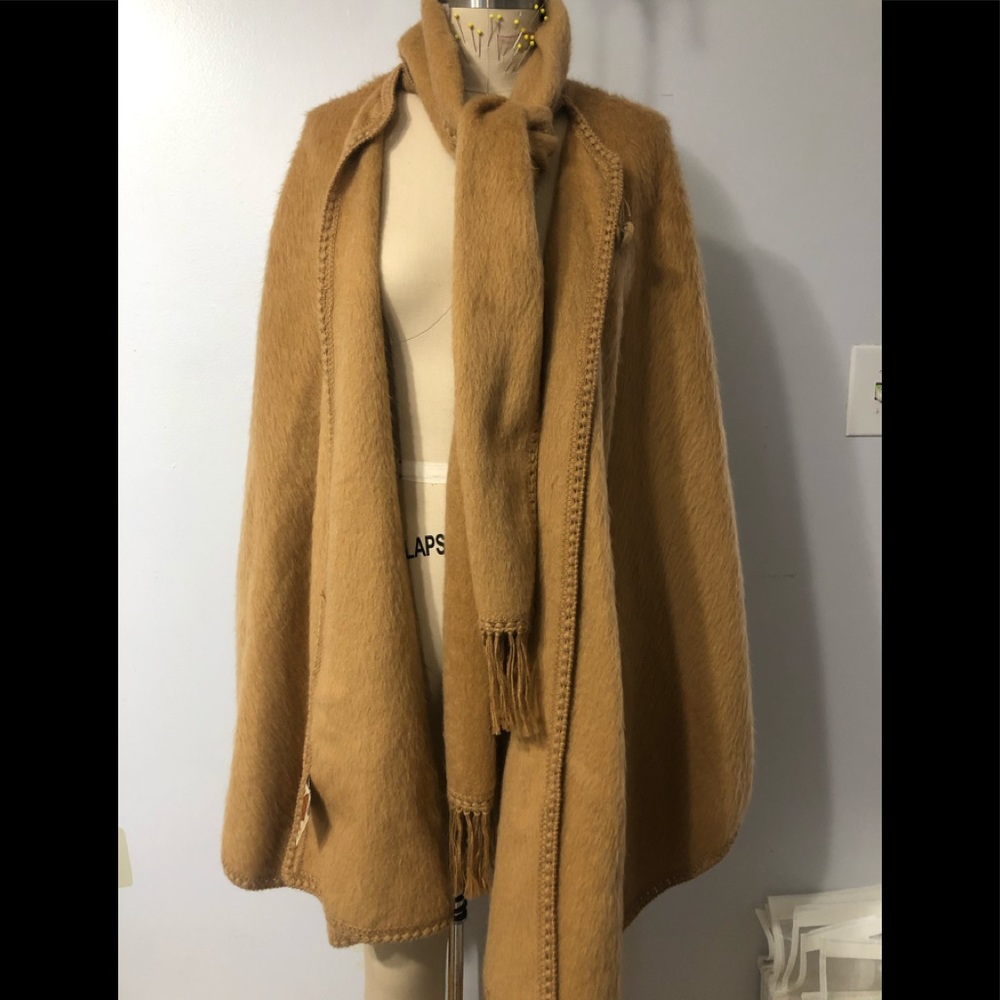 Alpaca Wool Blend Cape-Handmade (Peruvian)